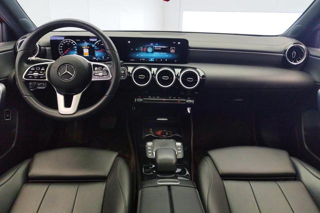 Mercedes-Benz A-Class 2020 A 180 L — фото 13