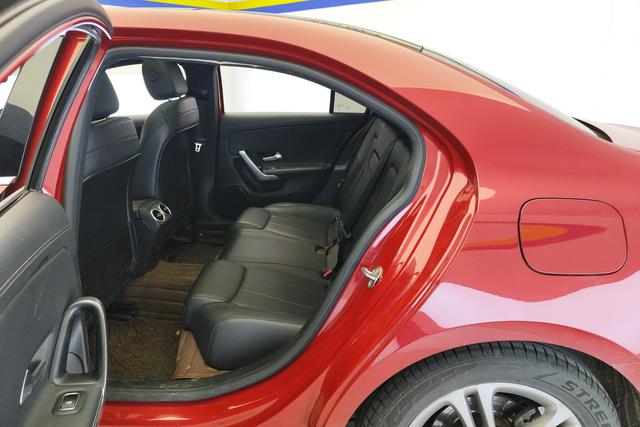 Mercedes-Benz A-Class 2020 A 180 L — фото 16