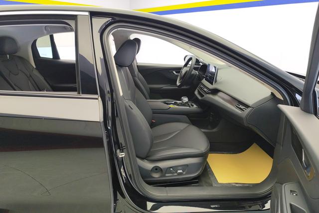 Red flag E-QM5 2023 Черный из Китая, фото 4