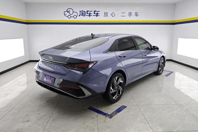 Hyundai Elantra 2023 1.5 L CVT GLX — фото 3