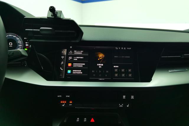 Audi A3 2024 Sportback 35 TFSI Sport — фото 13