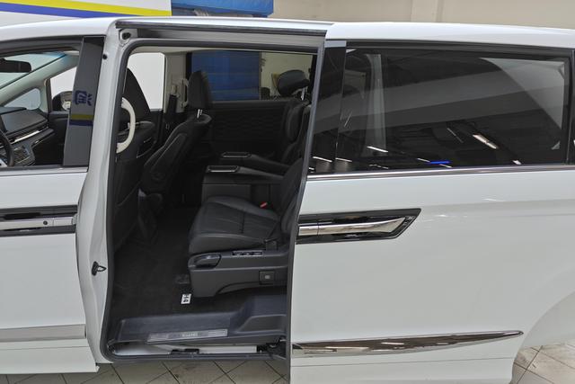 Honda Elysion 2022 2.0 L Hybrid — фото 15