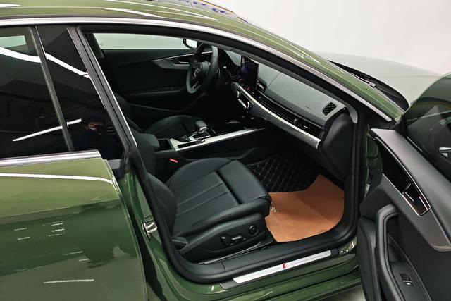 Audi A5 2024 Sportback 40 TFSI — фото 16