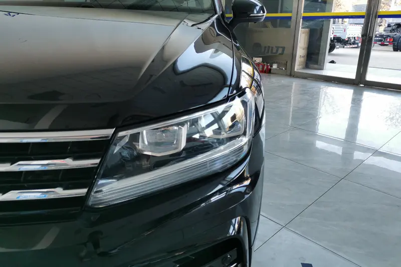 Volkswagen Tiguan L 330 TSI AT 2 WD R-Line — фото 4