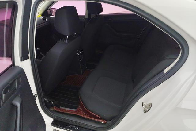 Volkswagen Jetta 2017 1.4 L MT — фото 16