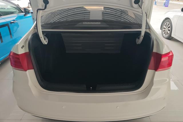 Volkswagen Santana 2019 1.5 L MT VI — фото 16