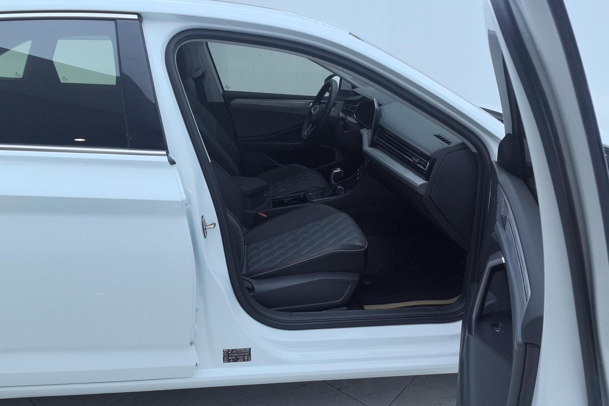Volkswagen Sagitar 2023 300TSI DSG