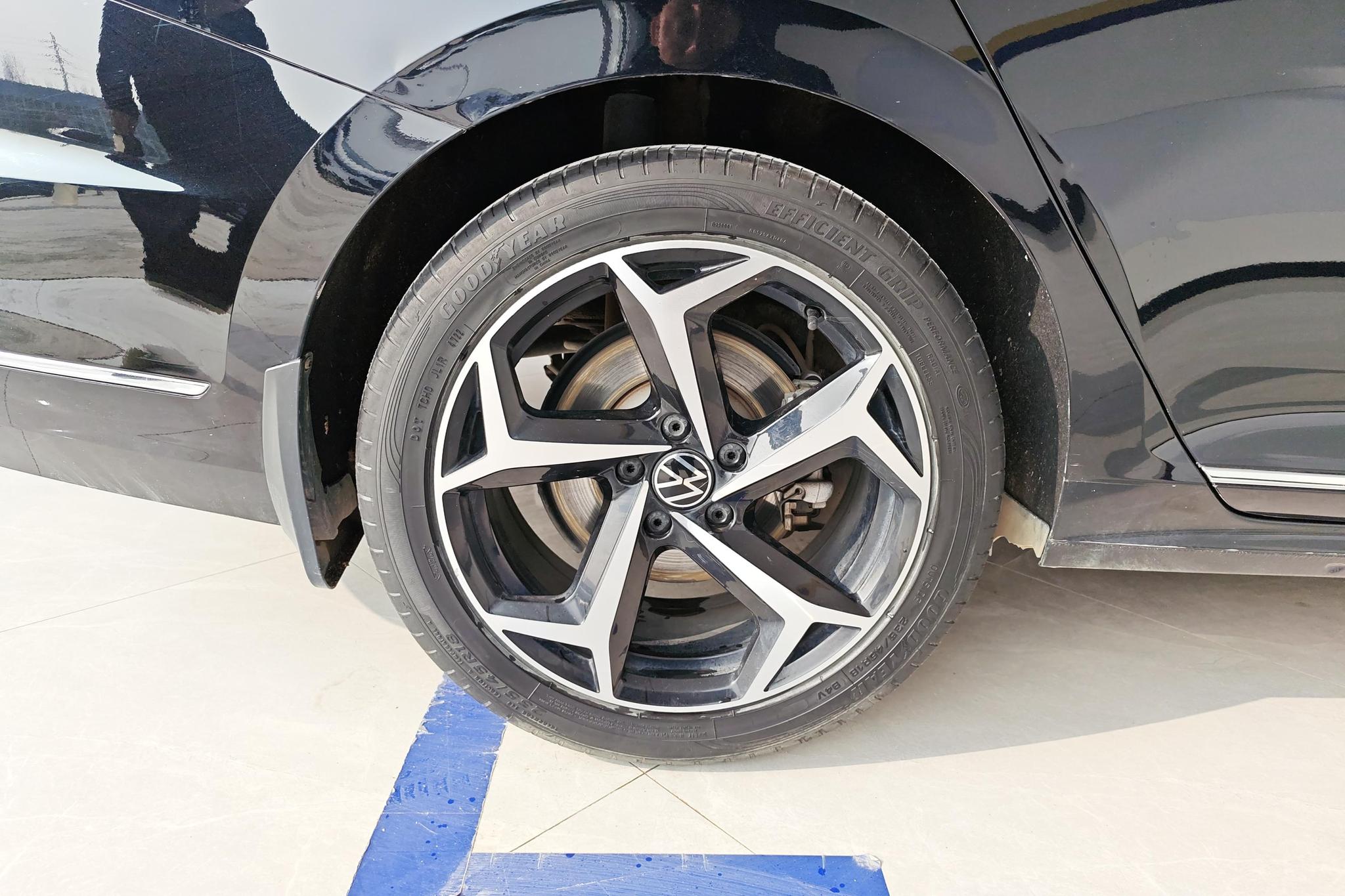 Volkswagen Passat 2023 330TSI Luxury