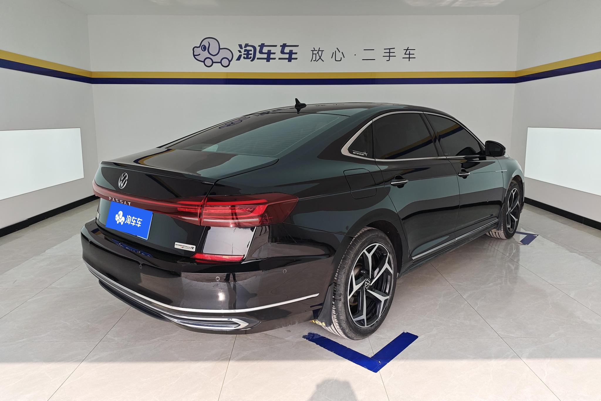 Volkswagen Passat 2023 330TSI Luxury