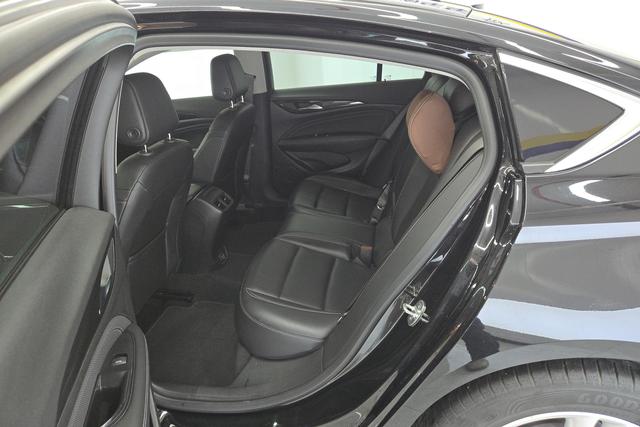 Buick Regal id 3810337 из Китая 16