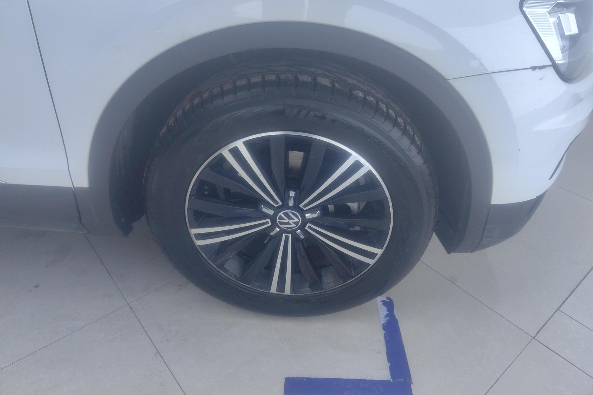 Volkswagen Tiguan L L 2021 330TSI AT Smart