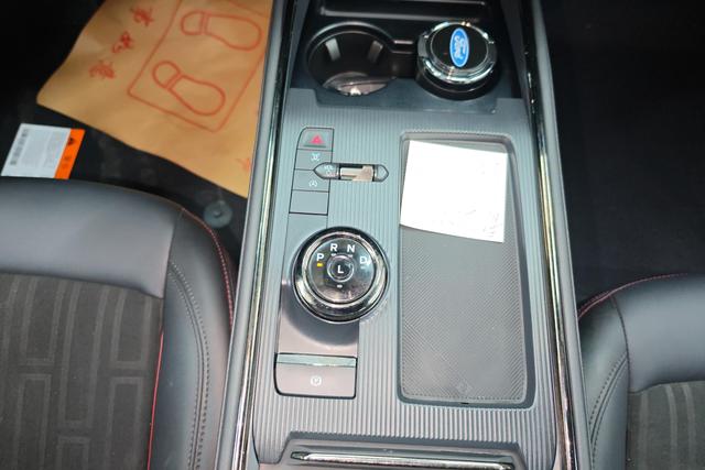 Ford Mondeo 2023 Eco Boost 245 Luxury — фото 14