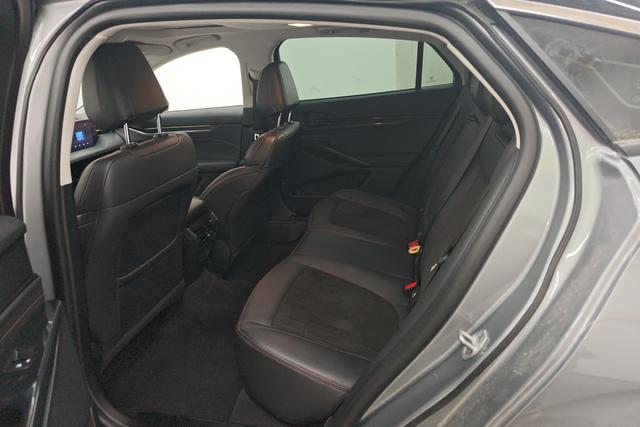 Ford Mondeo 2023 Eco Boost 245 Luxury — фото 16