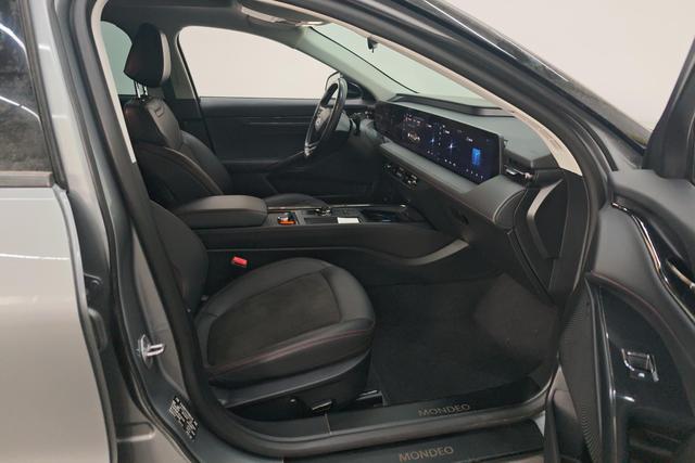 Ford Mondeo 2023 Eco Boost 245 Luxury — фото 15