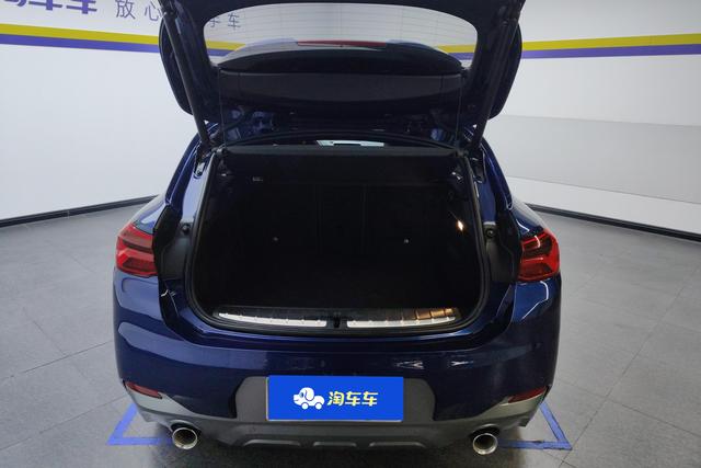 BMW X2 2020 s Drive 25i Leading M — фото 17