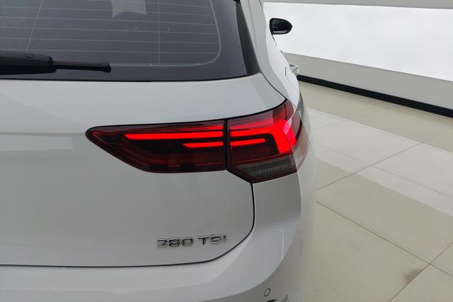 Volkswagen Golf 2023 280 TSI DSG Pro — фото 5