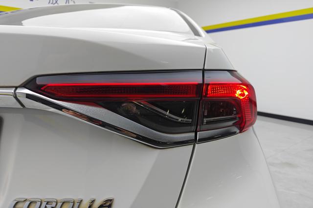 Toyota Corolla 2023 Белый из Китая, фото 6