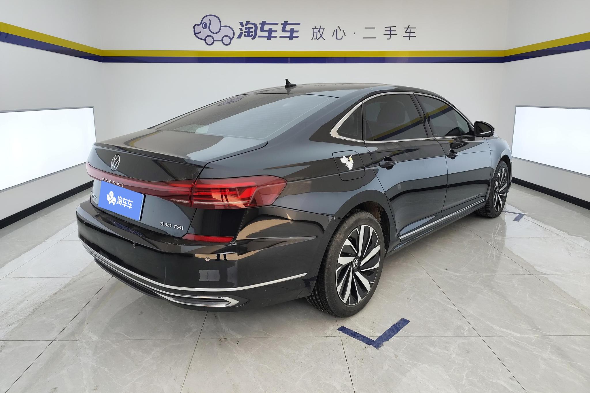 Volkswagen Passat 2023 330TSI Elite