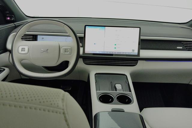 Xiaopeng Motors Xiaopeng G6 2024 Белый из Китая, фото 3