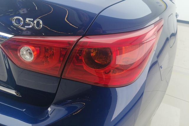 Infiniti Q50L 2016 2.0 T — фото 9