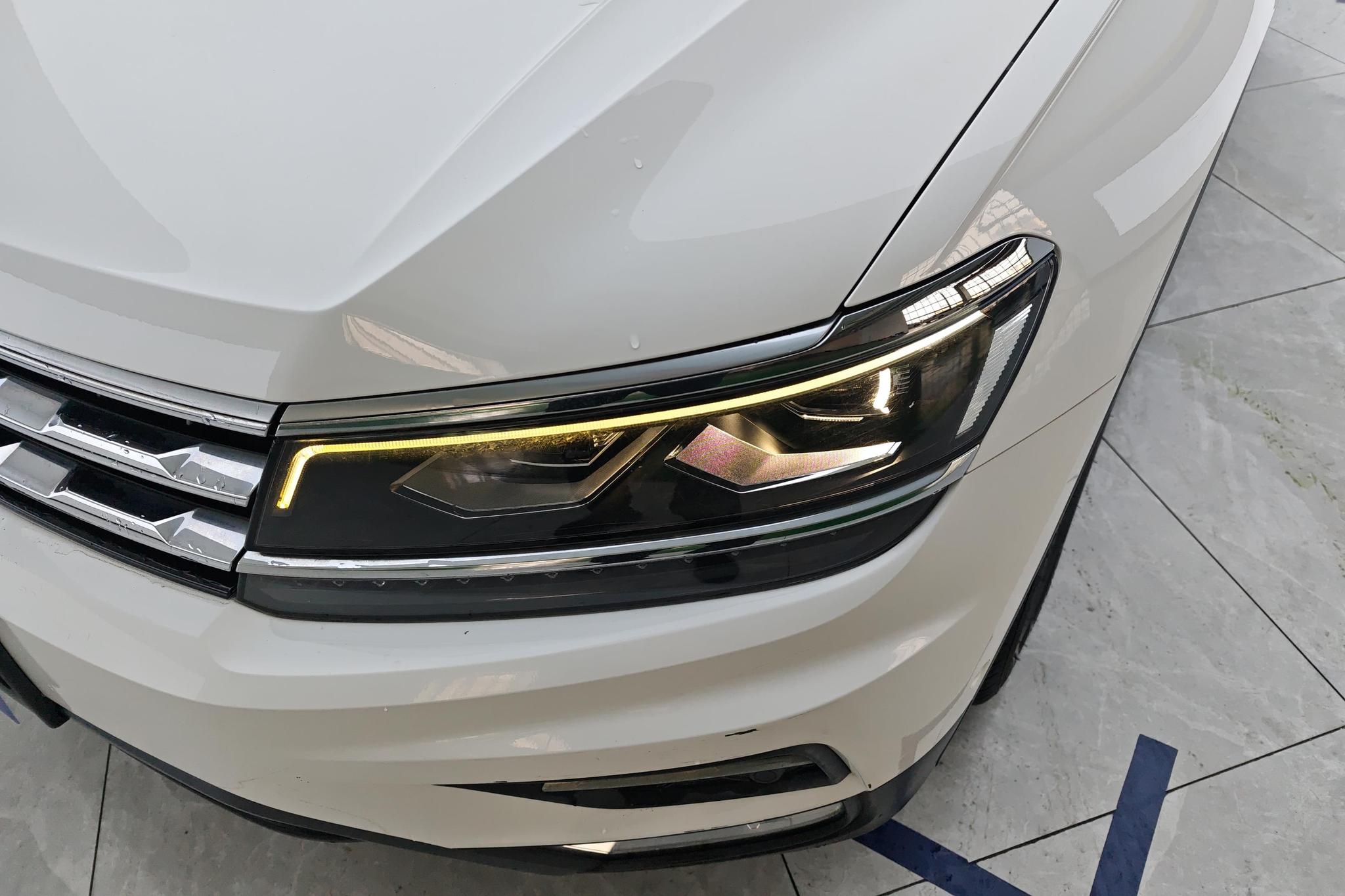 Volkswagen Tiguan L L 2017 330TSI AT Flagship