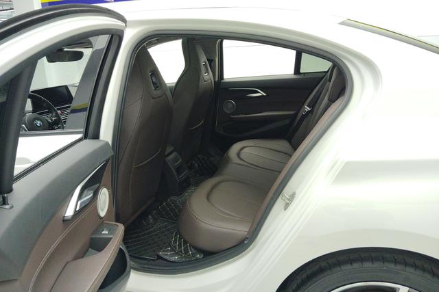 BMW 1 series id 3837364 из Китая 9