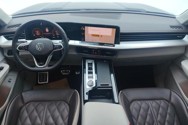 Volkswagen Tavendor 2023 380 TSI 4 WDR-Line — фото 12