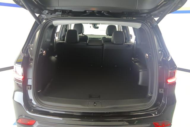 Jeep Grand Commander 2020 2.0 T 2 WD — фото 17