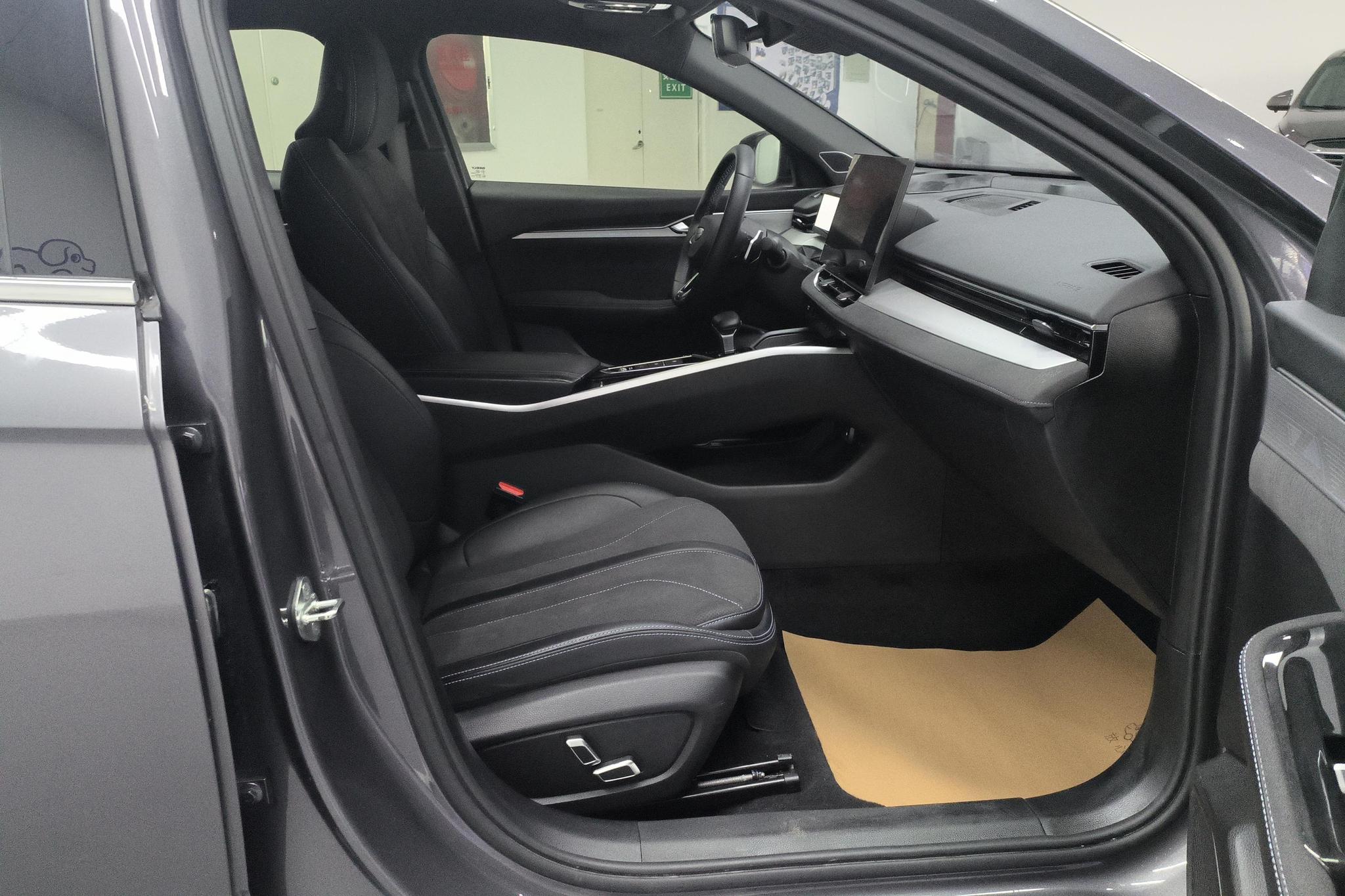 Geely Preface 2025 2.0T