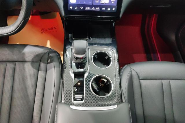 Red flag HS3 2024 Черный из Китая, фото 3