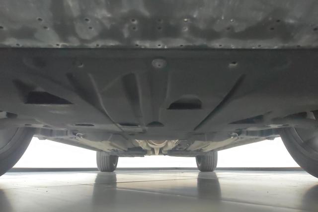 Geely Automobile Xingyue L 2024 Темно-серый из Китая, фото 3