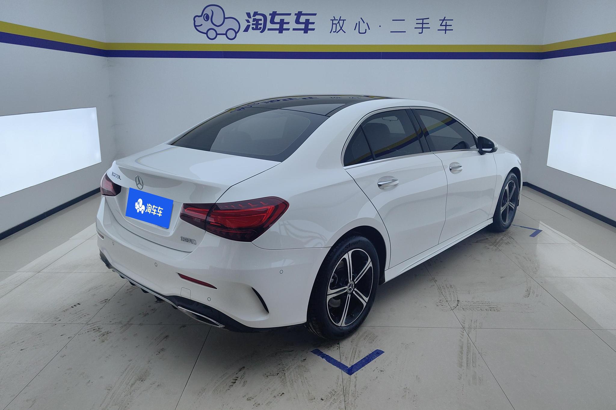 Mercedes-Benz A-Class A 2023 A 200 L Sport Fashion
