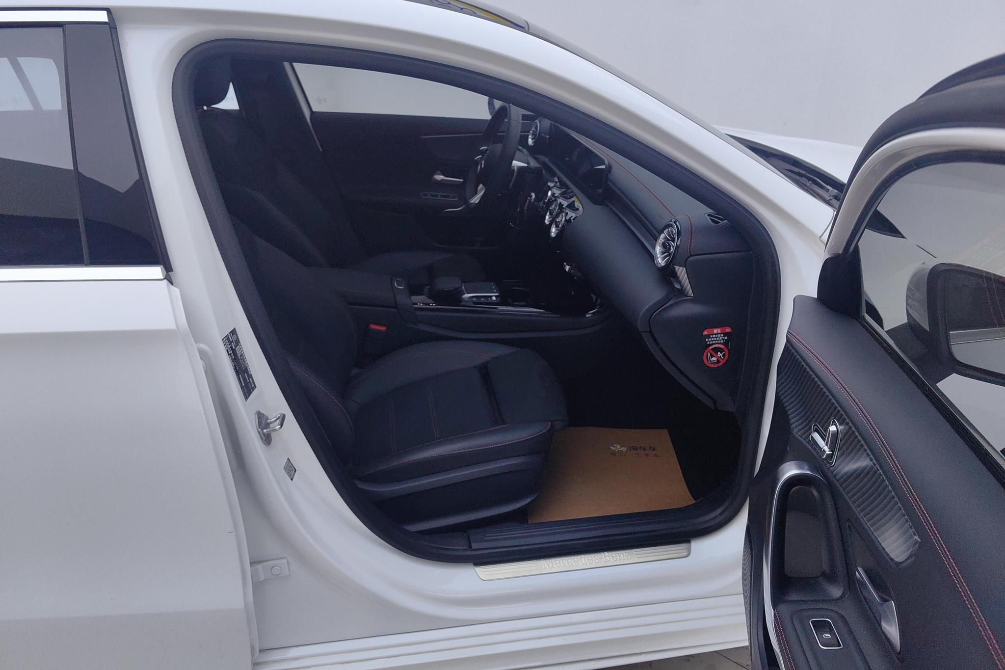 Mercedes-Benz A-Class A 2023 A 200 L Sport Fashion