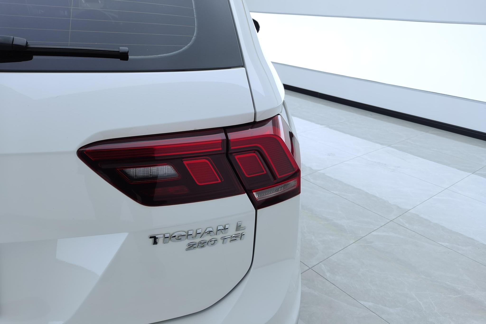 Volkswagen Tiguan L L 2018 280TSI AT Comfort