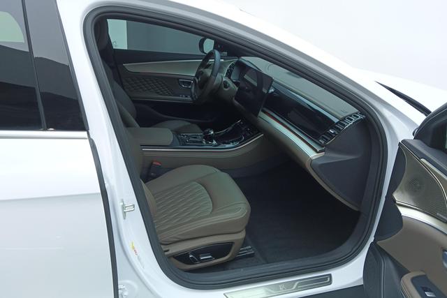 BYD Han DM 2024 Белый из Китая, фото 5