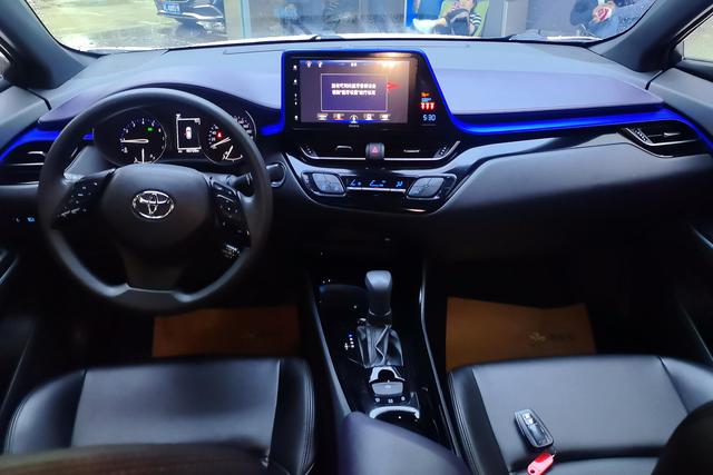 Toyota IZOA 2020 2.0 L — фото 12