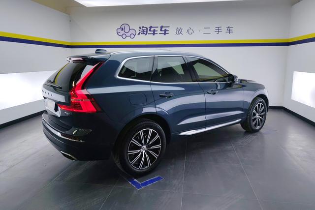 Volvo XC60 2021 T 5 4 WD — фото 3