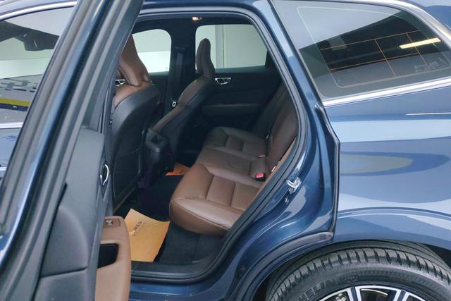 Volvo XC60 2021 T 5 4 WD — фото 16
