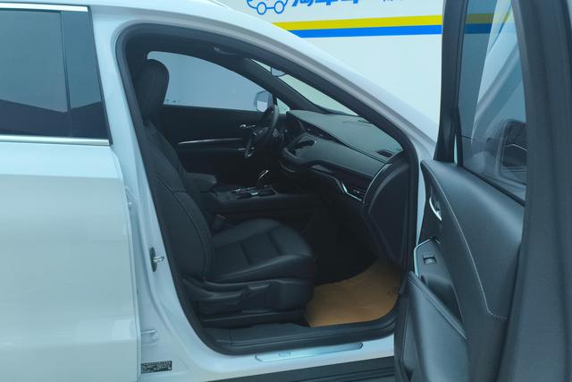 Cadillac XT4 2020 — фото 9