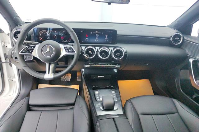 Mercedes Benz A-Class 2021 — фото 11