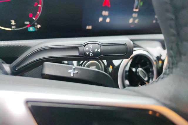 Mercedes Benz A-Class 2021 — фото 13