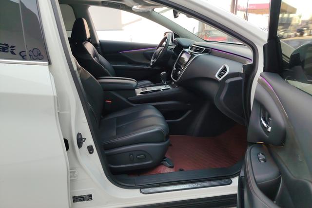 Nissan Loulan 2023 Белый из Китая