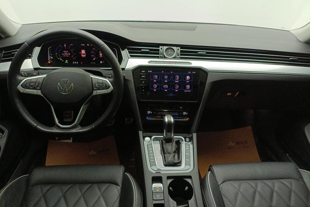 Volkswagen Magotan PHEV 2022 Черный из Китая, фото 2