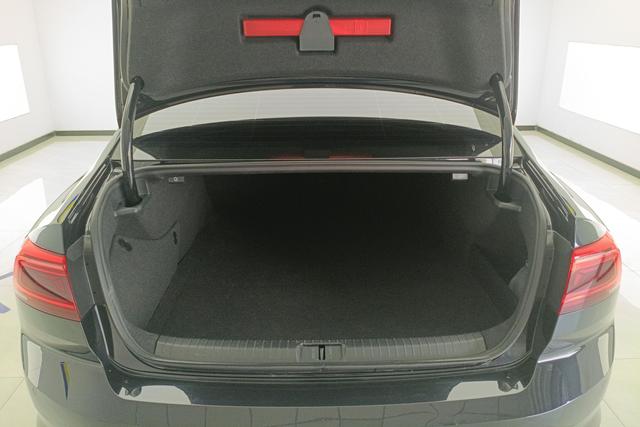 Volkswagen Magotan PHEV id 3823630 из Китая 14