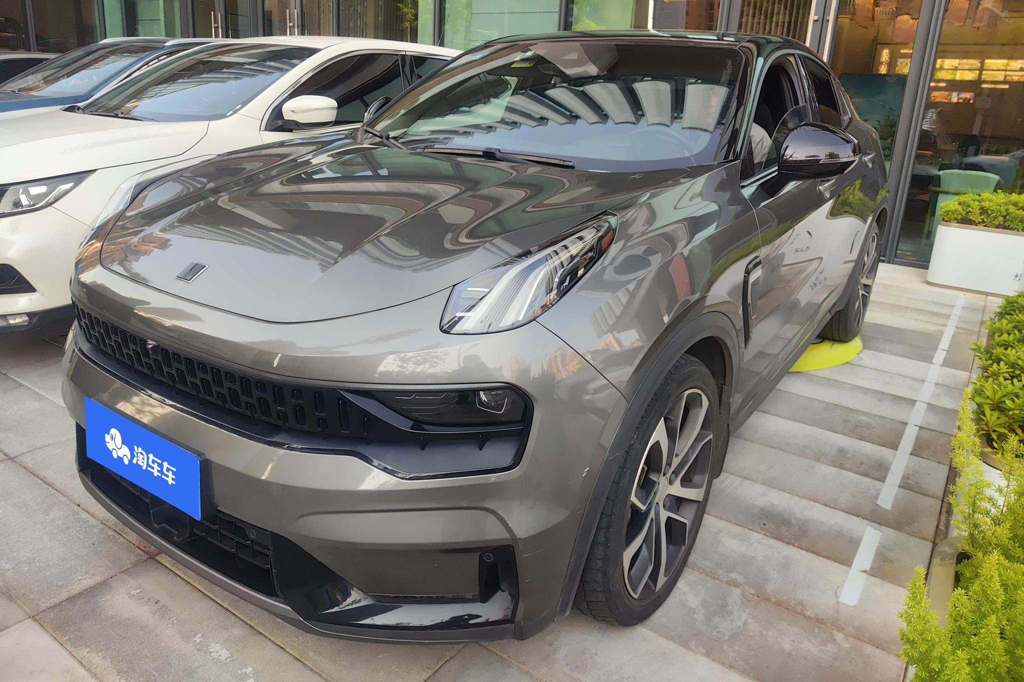 Lynk & Co 05