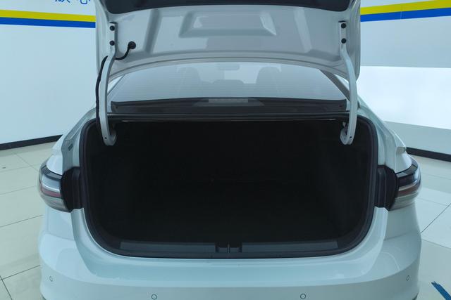 Volkswagen Lavida id 3768875 из Китая 12