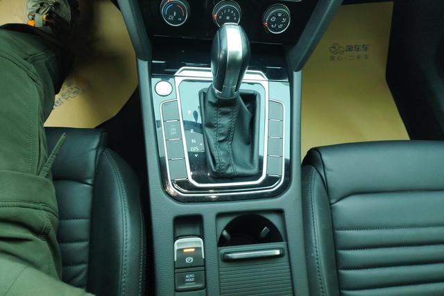 Volkswagen Magotan 2019 Черный из Китая, фото 2