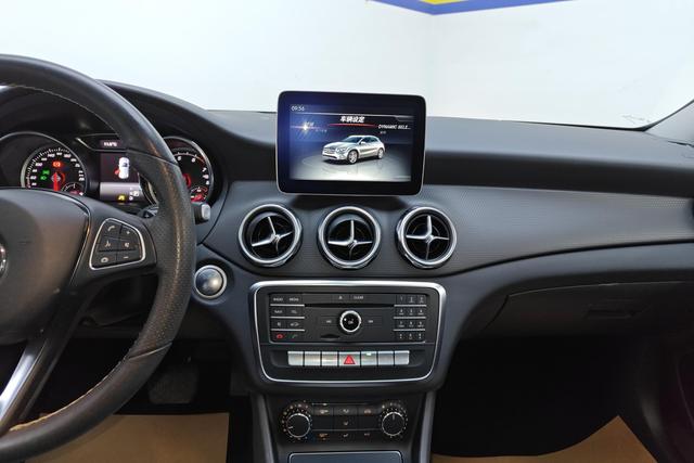 Mercedes Benz GLA 2018 — фото 11