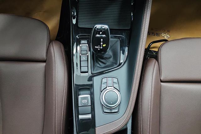BMW X2 2023 — фото 14