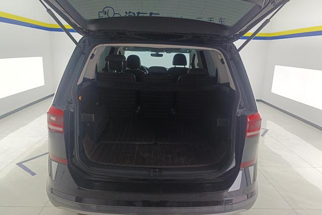 Volkswagen Touran L 2019 Черный из Китая, фото 2